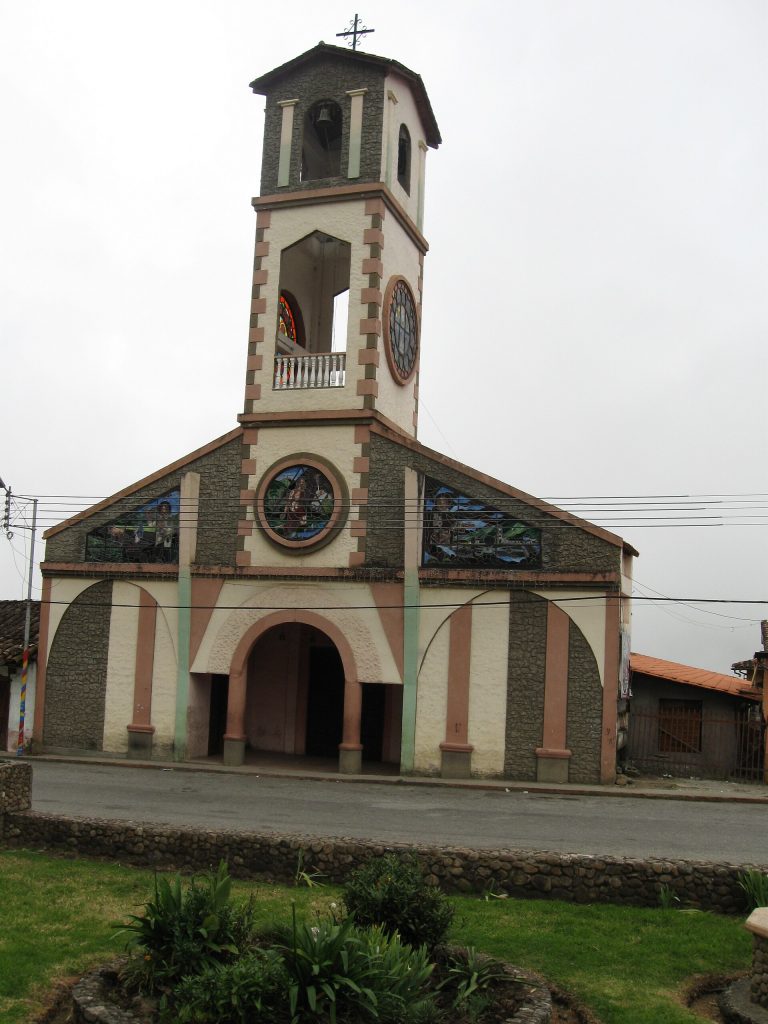 Detalle exterior de la iglesia de Santo Domingo en el páramo merideño