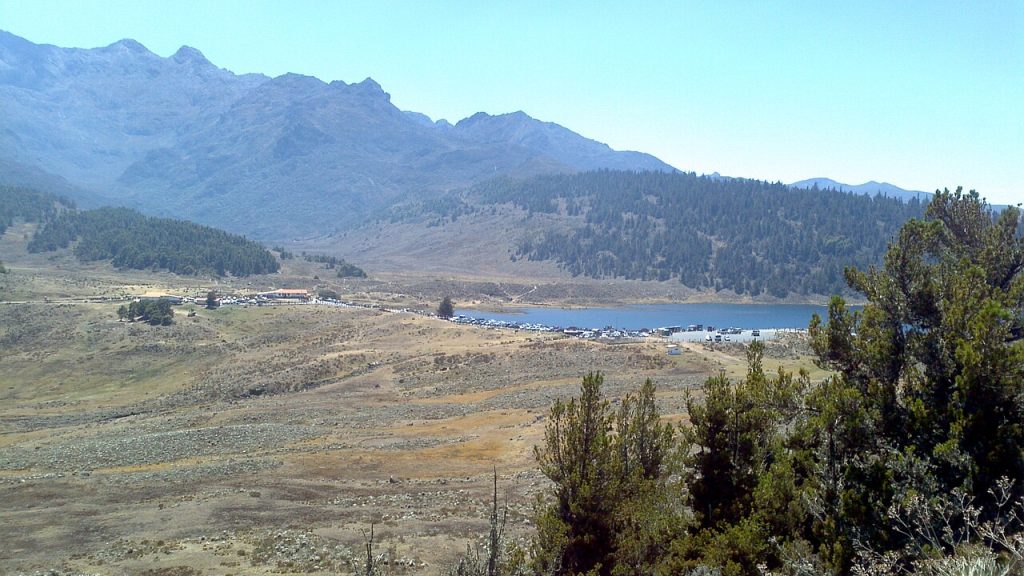 Laguna de Mucubají en el Parque Nacional Sierra Nevada, Mérida