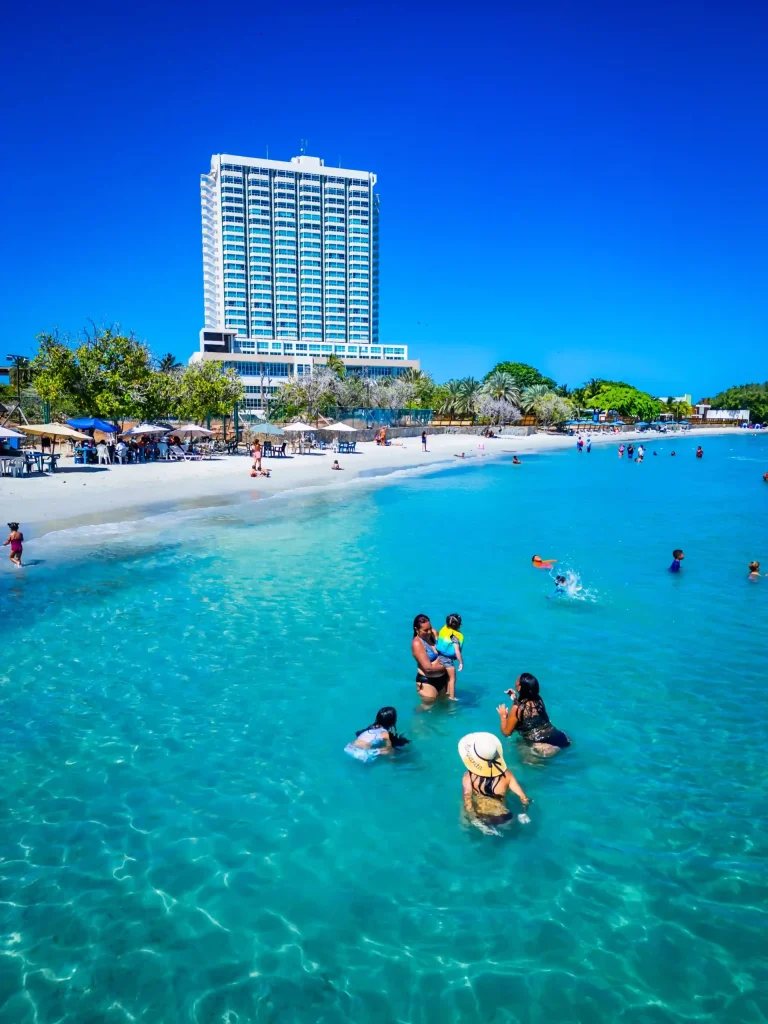 Playa Concorde frente al hotel Wyndham