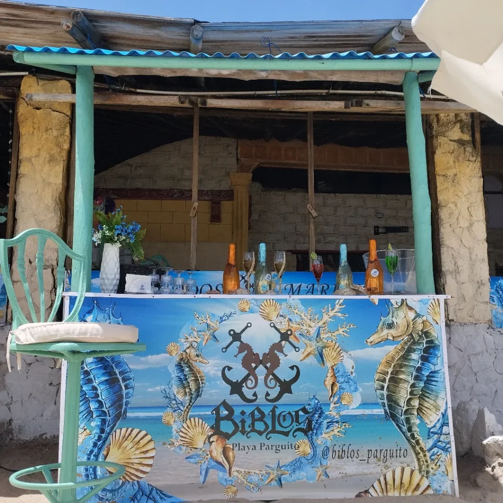 Cocina y servicio de Restaurante Biblos