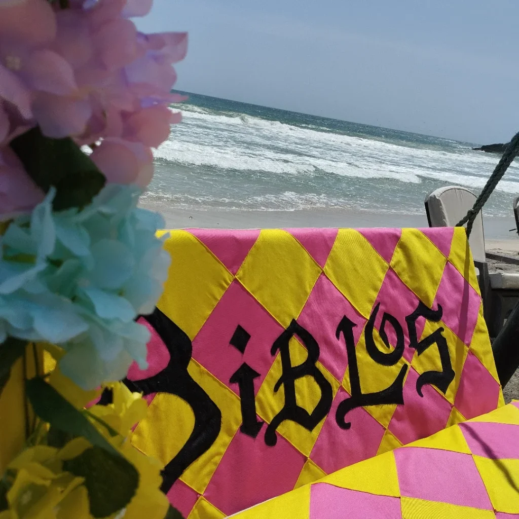 Ambiente del club de playa Biblos