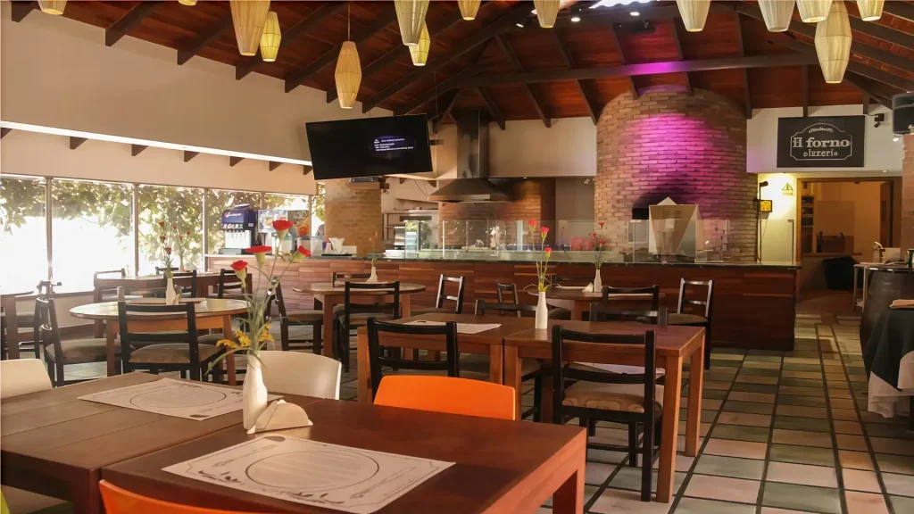 Il Forno Pizzería en Mérida — Ambiente del restaurante