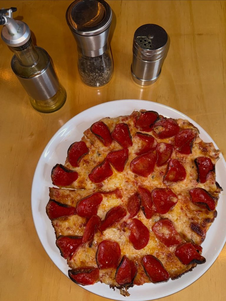 Pizzarito en Mérida — pizza de pepperoni de la casa